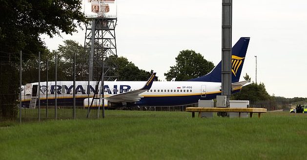 Ryanair uçağı tuvaletteki ‘bomba notu’ üzerine Londra’ya acil iniş yaptı