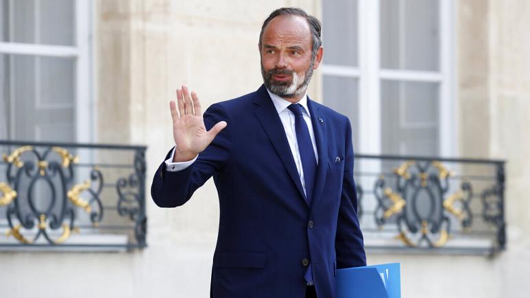 Belediye başkanlığı için Fransa Başbakanlığıdan  istifa etti