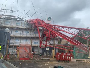 Bow crane collapse: Four people injured