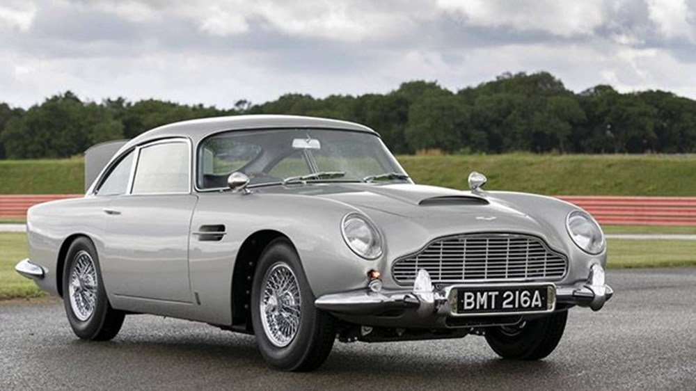 Aston Martin, efsanevi James Bond arabasını yeniden üretti