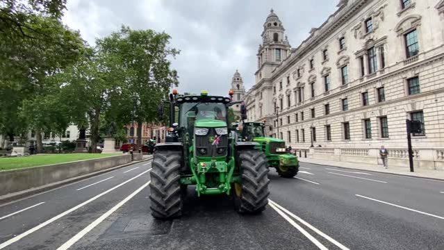 Londra’da çiftçilerden protesto