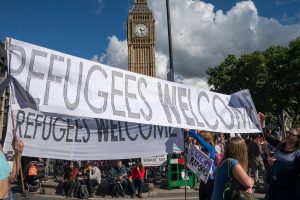 Fransa’dan İngiltere’ye kaçak göçmen tartışması