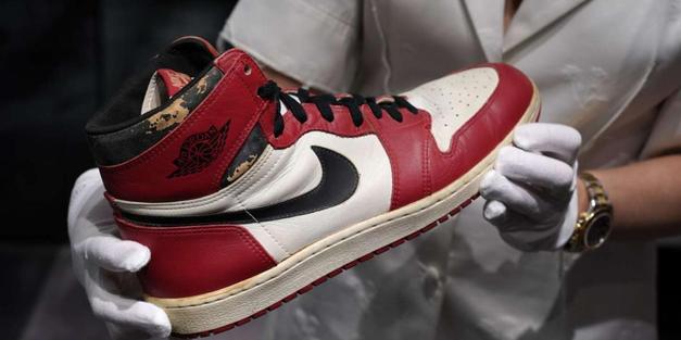Michael Jordan’ın hazırlık maçında giydiği ayakkabı rekor fiyatla satıldı
