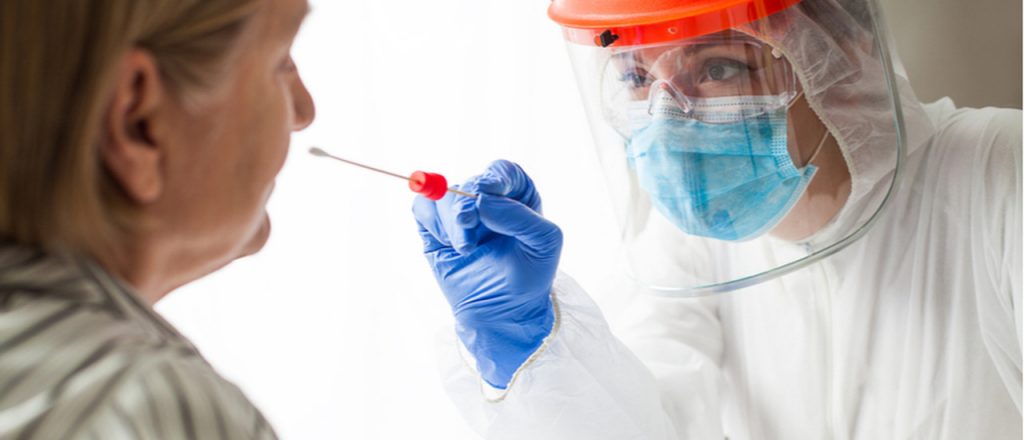 ABD’de bir kadının koronavirüs PCR testi yapılırken kafatası duvarı delindi