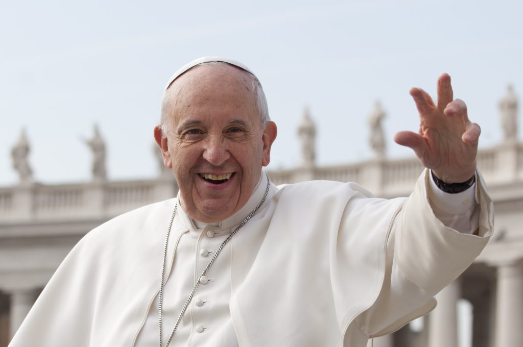 Papa’dan ‘dünyanın ilk trans mahallesi’ projesine destek