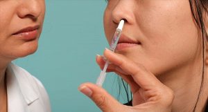Çin, burun spreyi formundaki Covid-19 aşı adayının klinik denemelerine onay verdi