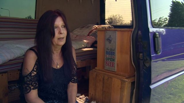 İngiltere’de evsizlik krizi: “59 yaşındayım, 4 torunum var, karavanda yaşamak dışında seçeneğim yok”