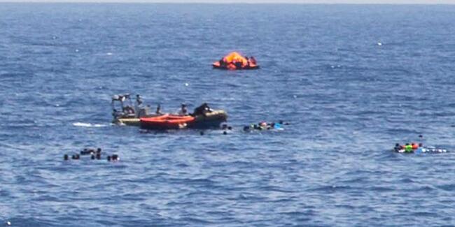 Akdeniz’de göçmenleri taşıyan bot battı: 24 kişi hayatını kaybetti