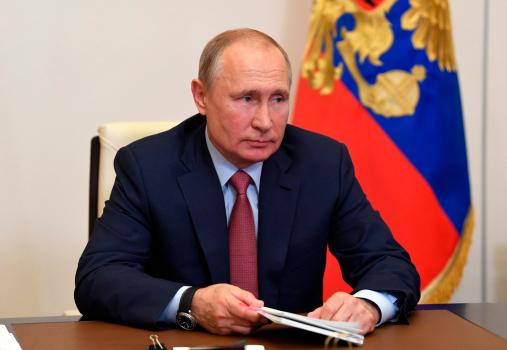 Kremlin Putin’in görevini bırakacağı iddialarını yalanladı