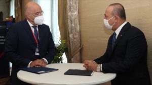 Çavuşoğlu, Yunanistan’ın Dışişleri Bakanı Dendias’la görüştü
