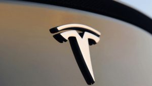 Tesla’nın ‘tam otomatik sürüş’ pazarlamasına uzmanlardan itiraz: Yanıltıcı ve sorumsuzca