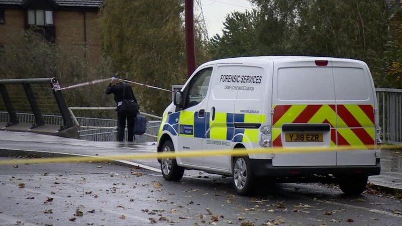 Body pulled from river after police chase in north London
