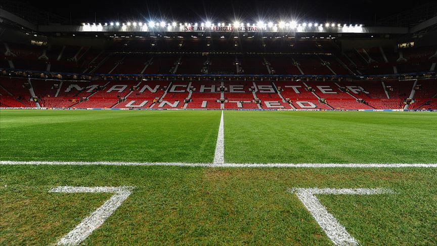 Manchester United, stadını 23 bin 500 taraftarı ağırlayabilecek şekilde düzenledi