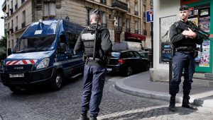 Fransa’da 3’ü Türk 4 çocuğa 11 saat gözaltı