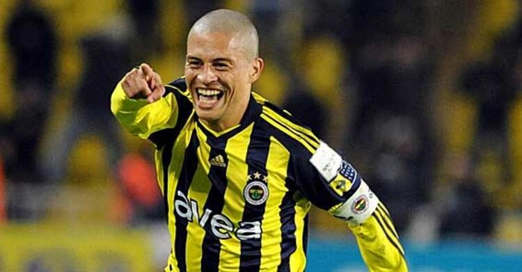 Fenerbahçe efsanesi Alex, teknik direktör olarak futbola geri dönüyor