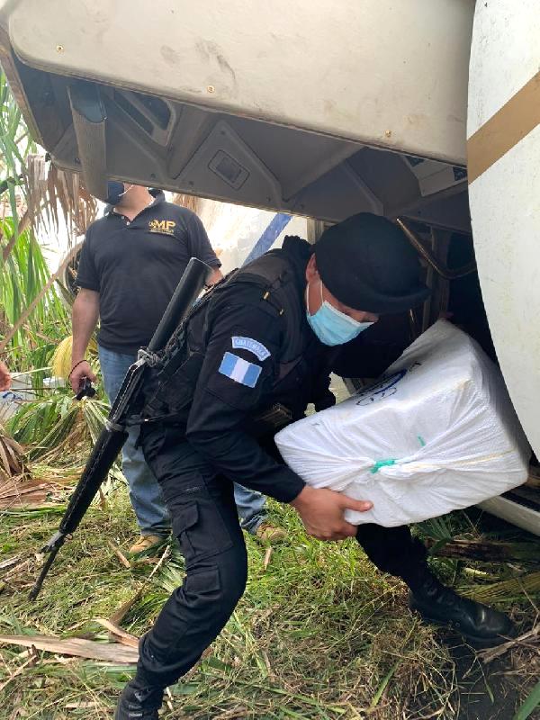 Guatemala ordusundan özel jete operasyon: 14 milyon dolarlık uyuşturucu ele geçirdi