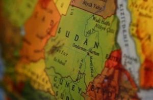 Sudan’da İngiltere büyükelçisinin sınır dışı edilmesi talebiyle gösteri düzenlendi