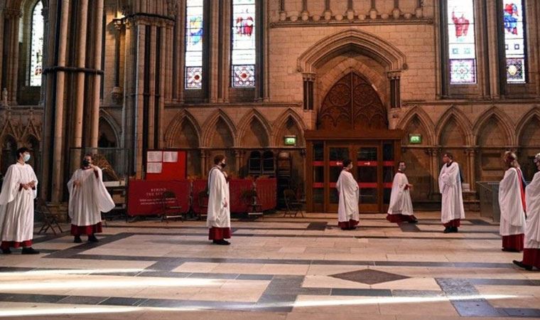 İngiltere’de Katolik Kilisesi, çocuklara yönelik 3 binden fazla taciz şikayetini görmezden geldi