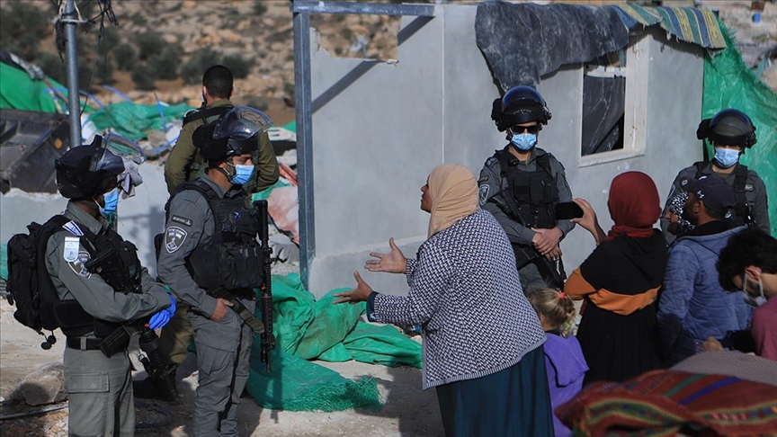 İsrail güçleri Batı Şeria’da 4 Filistinli aileyi evsiz bıraktı