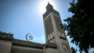 Fransa 76 camide denetim başlatıyor: ‘Bazı camiler kapatılabilir’