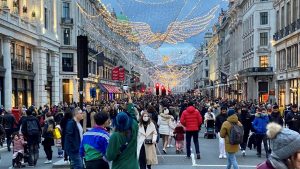 Christmas shoppers take to the streets