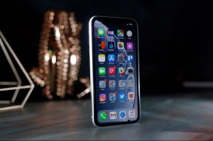 Apple: Telefonları kasıtlı olarak yavaşlattığı iddia edilen teknoloji devine Avrupa’da 180 milyon euroluk dava açıldı