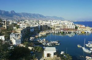 Güney Kıbrıs, İngiltere’den gelen yolcuları 14 gün karantinaya alacak