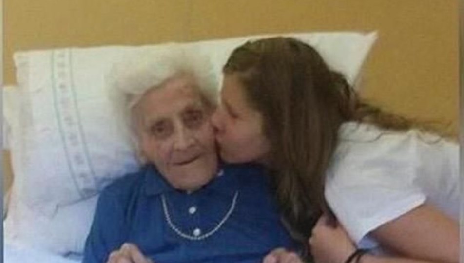 9 ayda 3 kez Covid-19’a yakalanan 101 yaşındaki kadın taburcu oldu