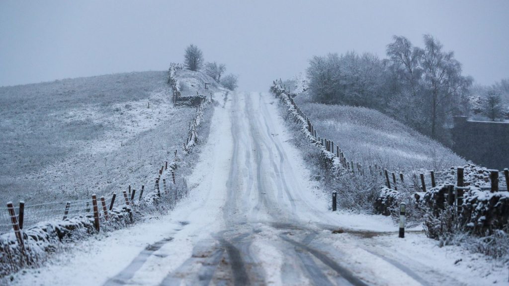 İngiltere’nin bazı bölgeleri için kar ve buz uyarıları yapıldı
