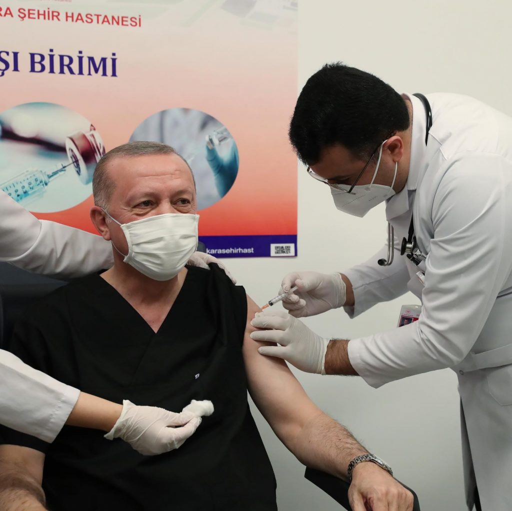 TC Cumhurbaşkanı Erdoğan, Covid aşısı olduğunu duyurdu
