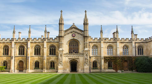 Cambridge Üniversitesi’nin kölecilikten faydalandığını ortaya çıkardı