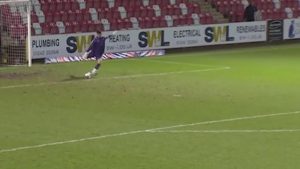 Newport County kalecisi attığı gol, Guinness Rekorlar Kitabı’na girdi
