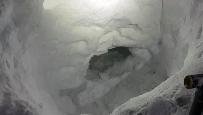 Kaybolan çocuk kar mağarası yaparak hayatta kaldı