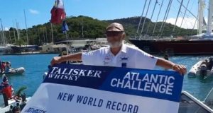 70 yaşındaki İngiliz, alzaymır hastalarına destek için Atlas Okyanusu’nu kürekle geçti