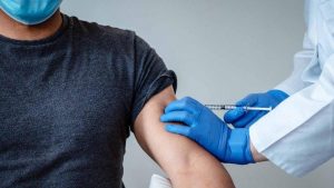 Covid-19 aşısının virüsün bulaştırılmasını yavaşlattığını tespit edildi