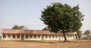 Nijerya’da yatılı okula saldırı: ‘Yüzlerce kız öğrenci kaçırıldı’