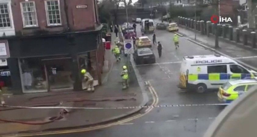 İngiltere’de polise molotof kokteyli saldırı