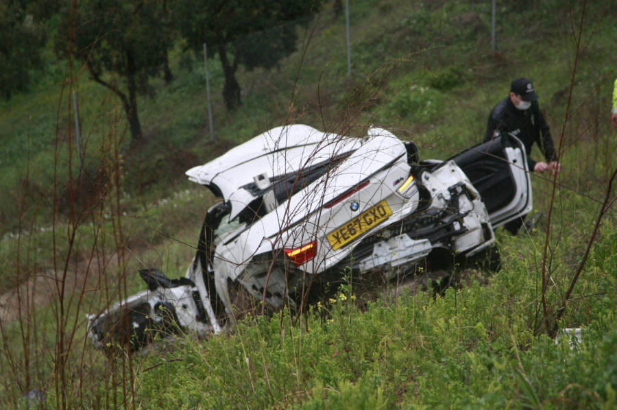Korkunç kazada İngiltere plakalı otomobilin sürücüsü hayatını kaybetti