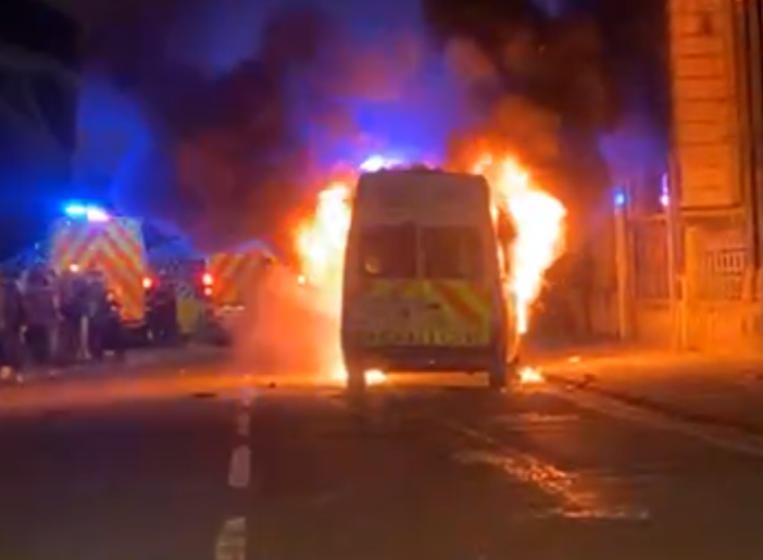 20 police officers injured during Bristol protest
