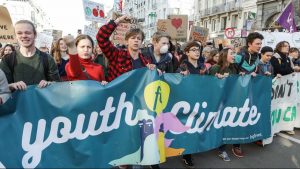 Küresel gençlik hareketi iklim grevinde: ‘Boş vaatler istemiyoruz’