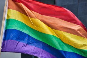 Polonya’da Meryem Ana’yı LGBTİ sembolüyle tasvir edip yargılanan aktivistler beraat etti