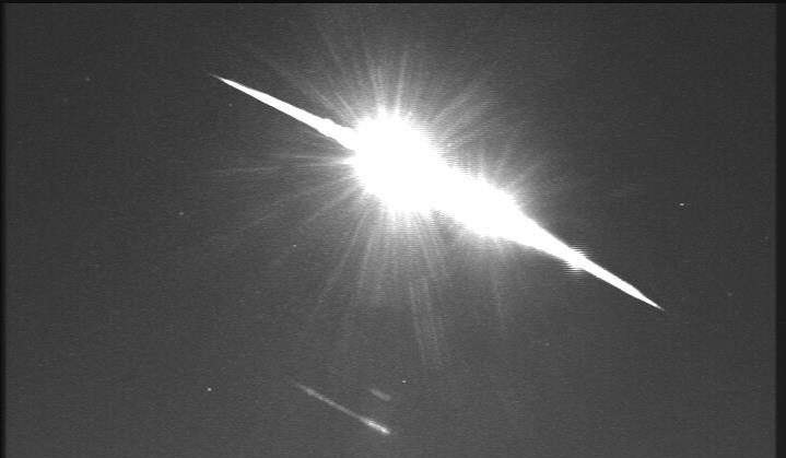 ‘Fireball’ meteor seen flying across the UK