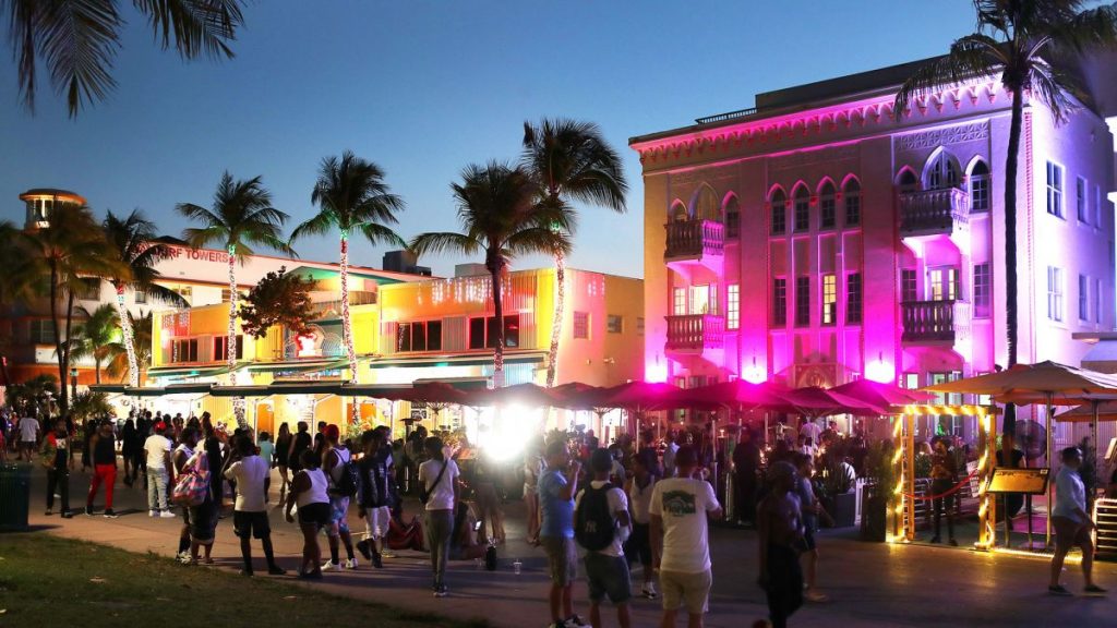 Miami Beach’te olağanüstü hal ilan edildi