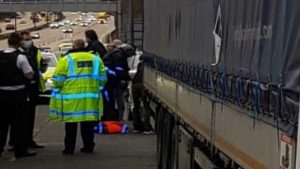 Türk TIR şoförü 17 göçmeni İngiltere’den kaçırmakla suçlandı