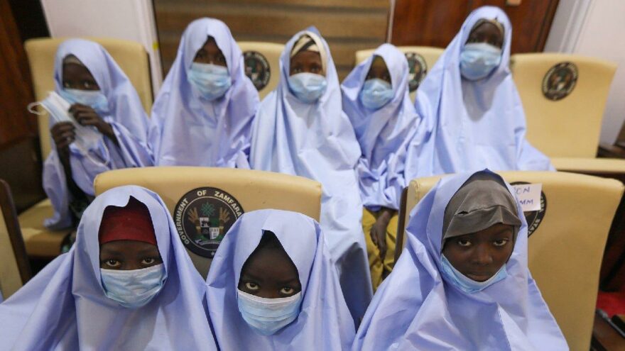 Nijerya’daki okul baskınında sıcak gelişme: 200’den fazla kız artık özgür