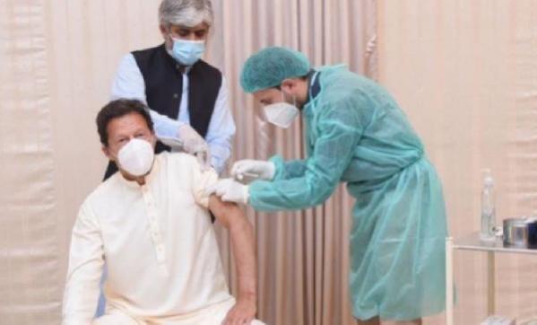 Pakistan Başbakanı İmran Han, koronavirüse yakalandı