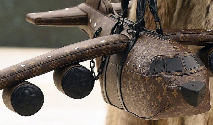 Louis Vuitton’un çantası gerçek uçaktan pahalı