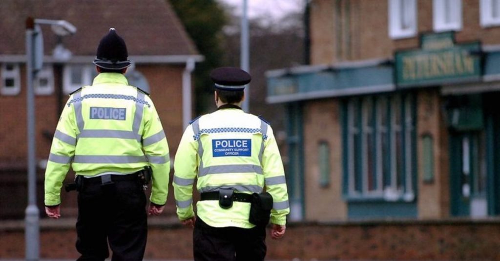 İngiltere’de bir polis “aşırı sağcı terör grubu”na üye olmaktan suçlu bulundu