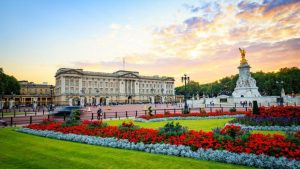 Kraliçe Elizabeth’ten bir ilk: Buckingham Sarayı’nı piknikçilere açıyor