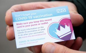 NHS uygulaması koronavirüs pasaportu olarak kullanılacak